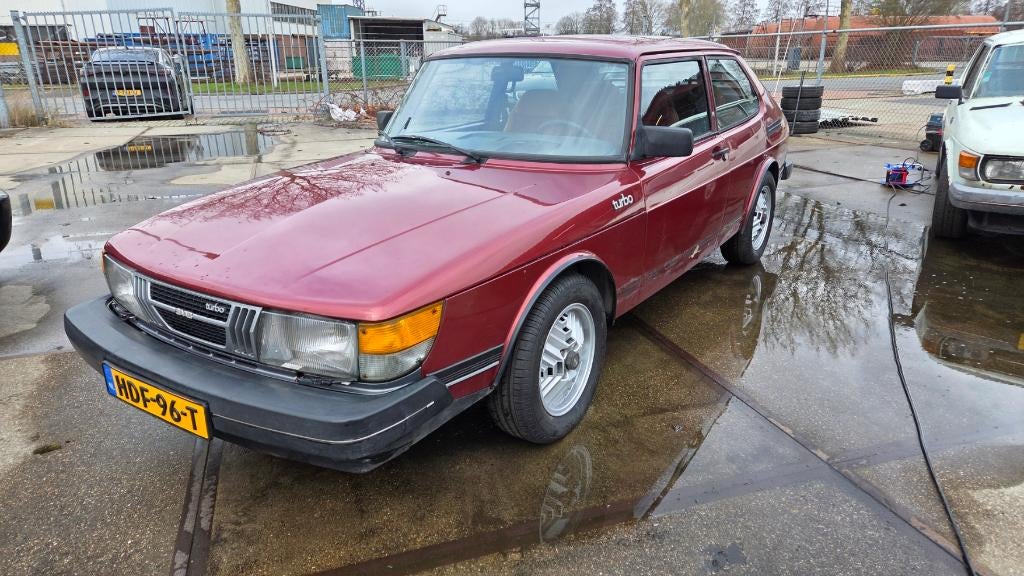 Saab 900 turbo, 1981 ruby red, Voorwielaandrijving, 145 pk, 1195 kg, 4 cilinders
