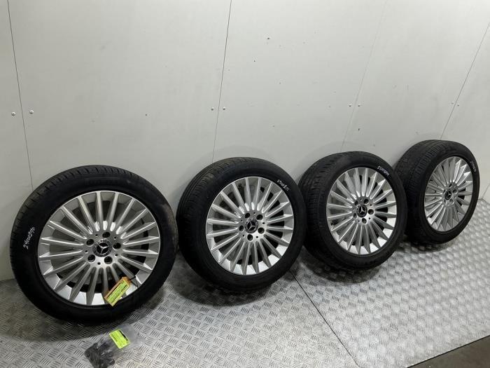 Sportvelgenset + banden van een Mercedes C-Klasse (C-Klasse, 12 maanden garantie, Gebruikt, -, -