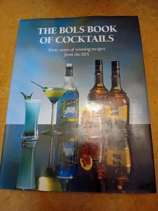 The Bols Book of Cocktails - Receptenboek, Boeken, Overige typen, Ophalen of Verzenden, Zo goed als nieuw, Jan G. Van Hagen