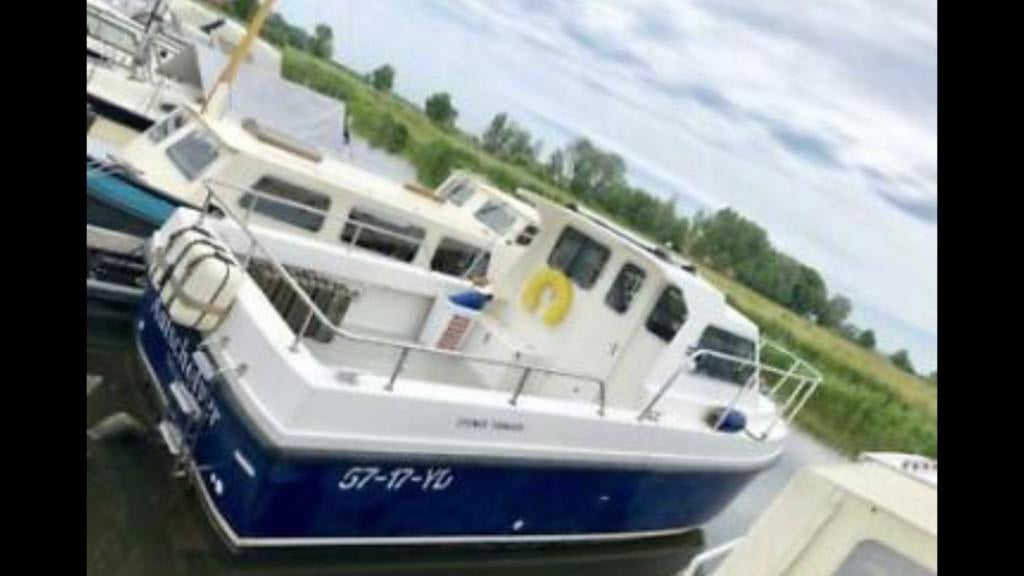 Cygnus Tornado, Watersport en Boten, Vis- en Consoleboten, Binnenboordmotor, 6 meter of meer, Diesel, Polyester