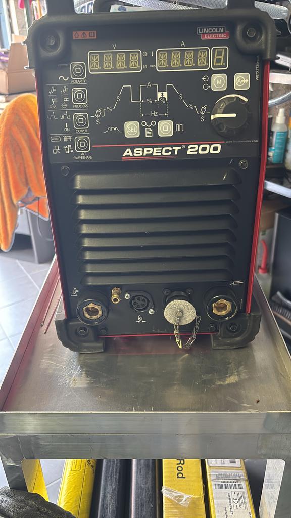 Lincoln Aspect 220V AC/DC Lasmachine, Doe-het-zelf en Verbouw, Gereedschap | Lasapparaten, Ophalen