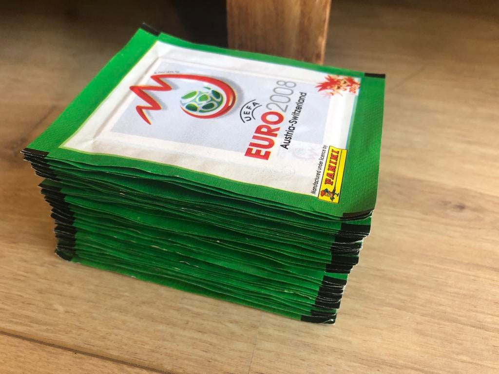 Panini EK 2018 Oostenrijk Zwitserland - 50 Ongeopende Pakjes, Ophalen of Verzenden, Nieuw, Overige sporten, Poster, Plaatje of Sticker