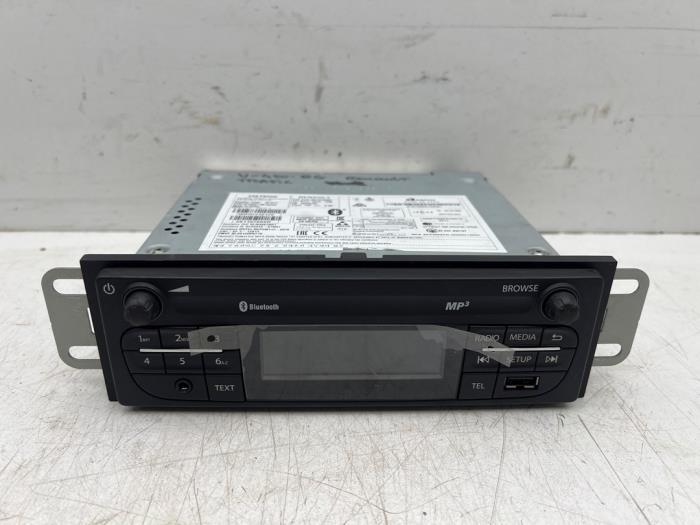 Radio van een Renault Trafic, Gebruikt, -, Renault, -