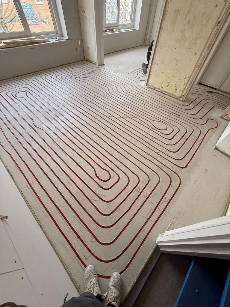 Nu lavasteen gietvloer voor 85€ per m2!!!!, Garantie, Vloerbewerking of Renovatie