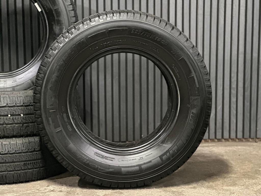 4x 225-75-16 C CAMPER Zomerbanden Michelin 7-7.5mm Dot22€400, Ophalen, Zomerbanden, Band(en)
