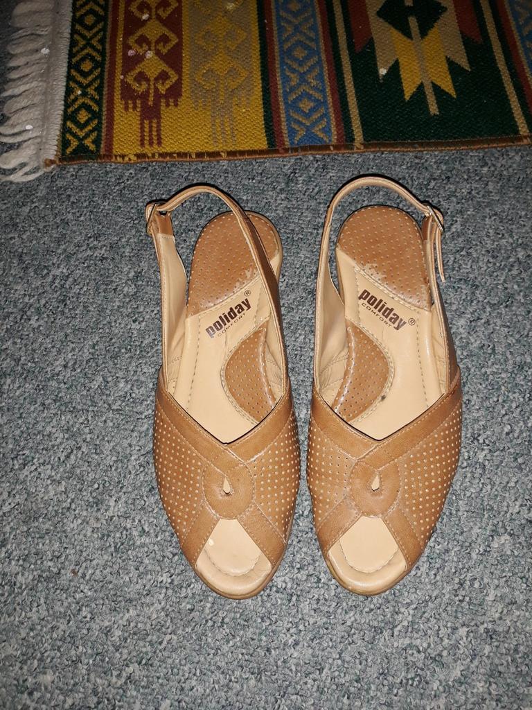 Dames schoenen, Kleding | Dames, Schoenen, Bruin, Poliday, Zo goed als nieuw, Sandalen of Muiltjes