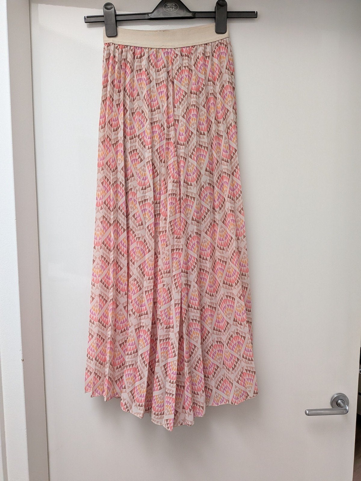 De Zomer trend Plissé fleurige broek/rok maat S, Kleding | Dames, Rokken, Boutique, Ophalen of Verzenden, Zo goed als nieuw, Roze