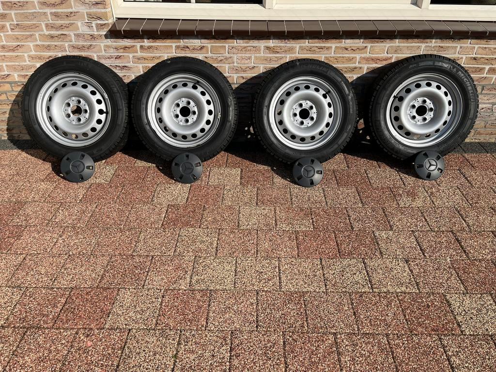 Mercedes Vito 16 inch velg + michelin agilis alpin banden, Auto diversen, Auto-accessoires, Ophalen
