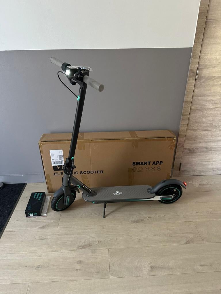 Elektrische step Nieuw in doos + Factuur en 2 JAAR GARANTIE, Fietsen en Brommers, Steps, Nieuw, Elektrische step (E-scooter), Ophalen of Verzenden