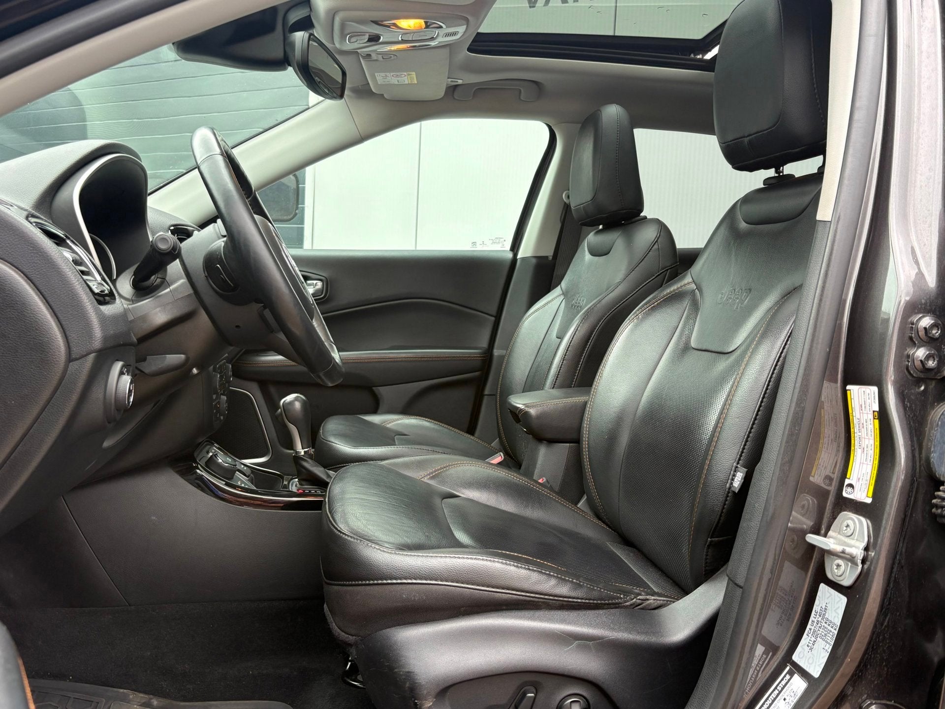 Jeep Compass 2.0MJ 170pk Autom. Limited 4x4 Pano Navi Leder, Auto's, Automaat, 450 kg, 4 cilinders, Bedrijf