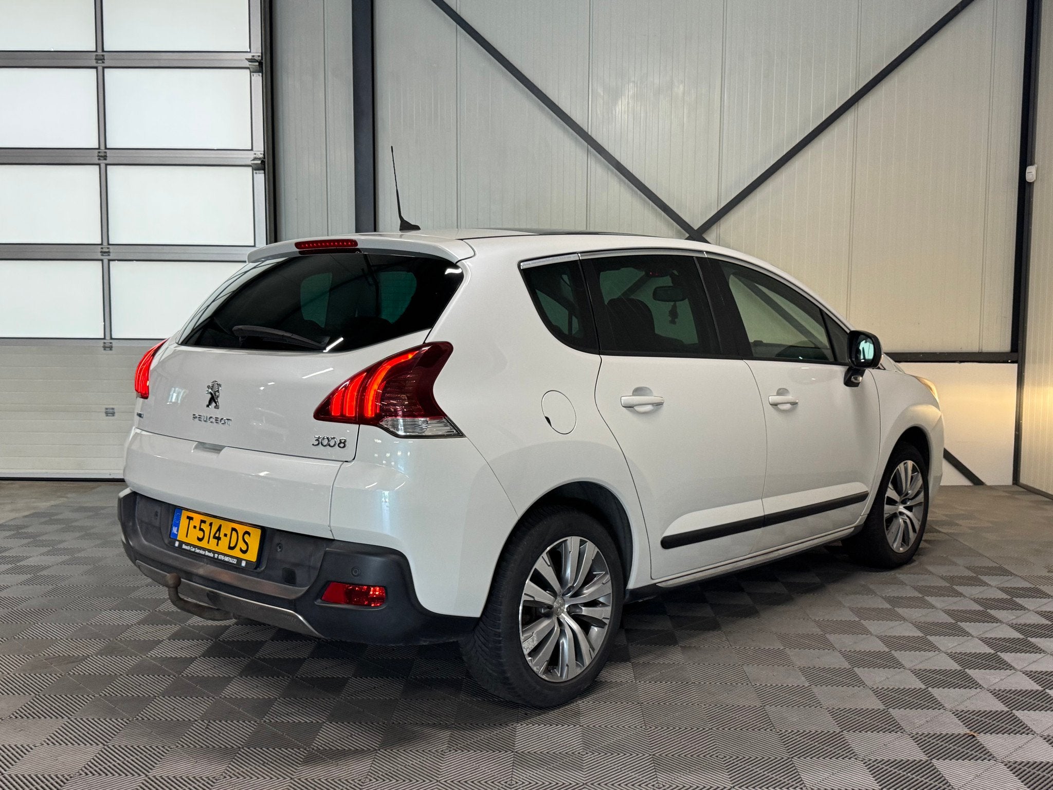 Peugeot 3008 1.2 PureTech | Allure | Pano | Navi | Trekhaak, Auto's, Voorwielaandrijving, Gebruikt, Euro 6, 1199 cc
