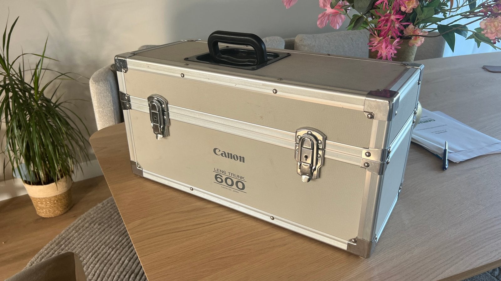 Canon EF 600mm f/4 IS, Ophalen, Zo goed als nieuw, Telelens