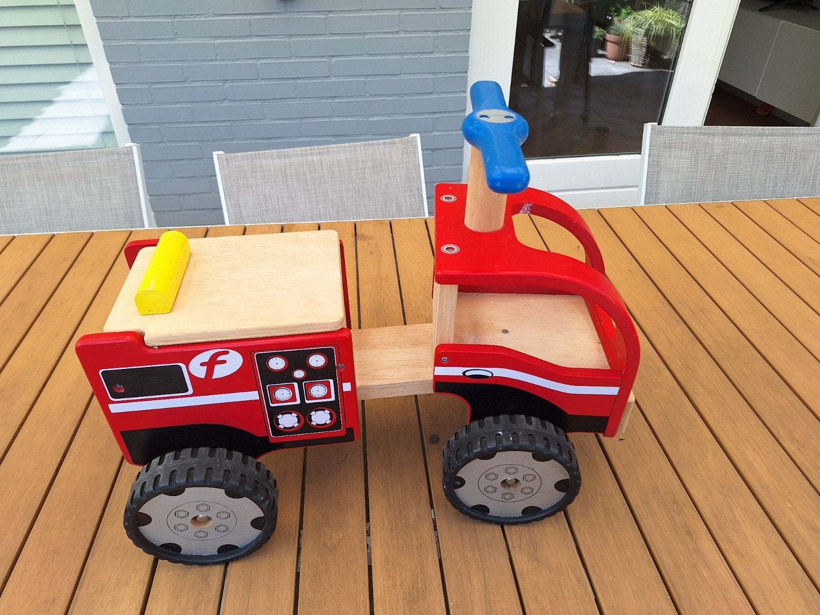 Houten loopwagen/brandweerauto, Ophalen, Zo goed als nieuw
