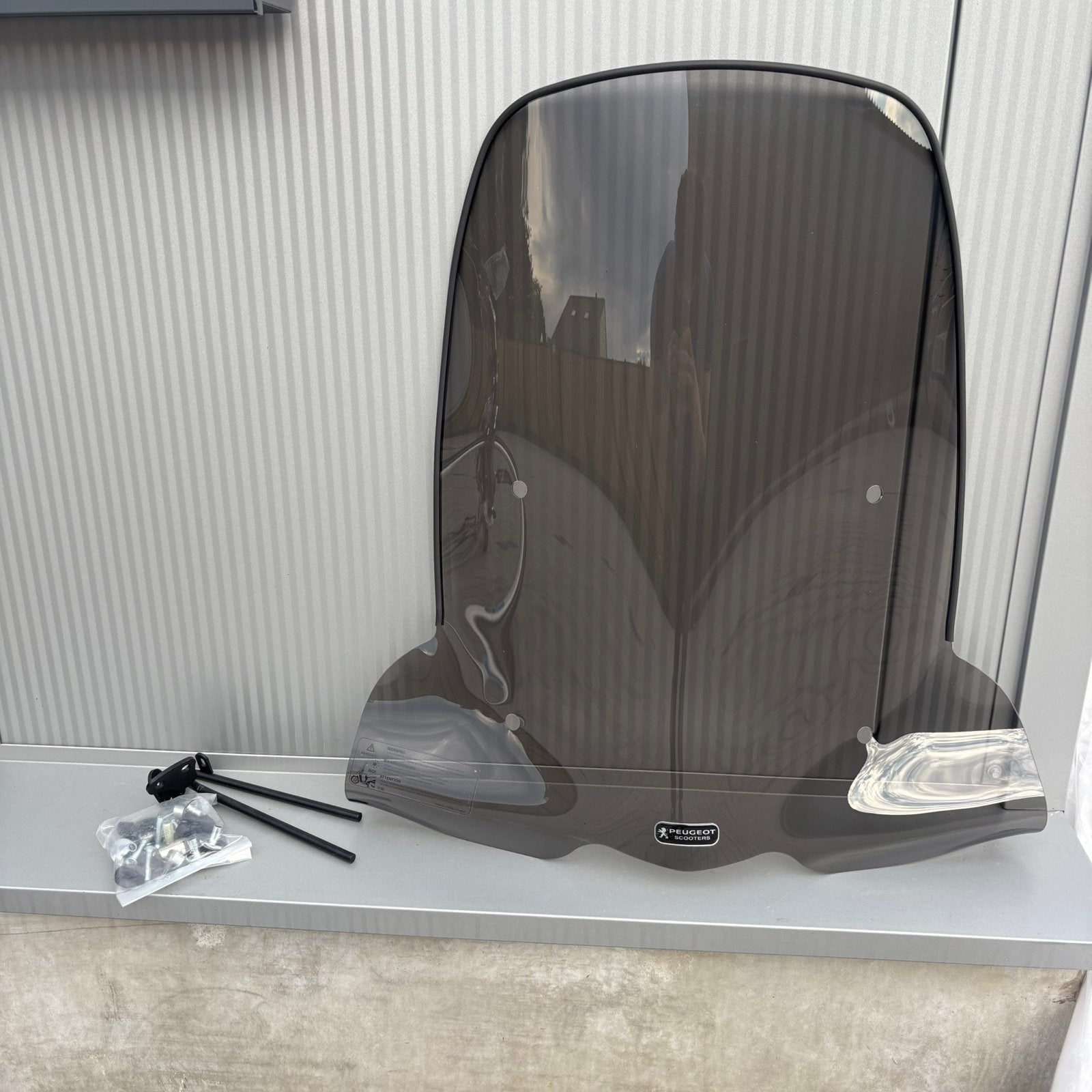 Origineel Peugeot Kisbee Windscherm Hoog 70cm Smoke, Verzenden, ., ., .