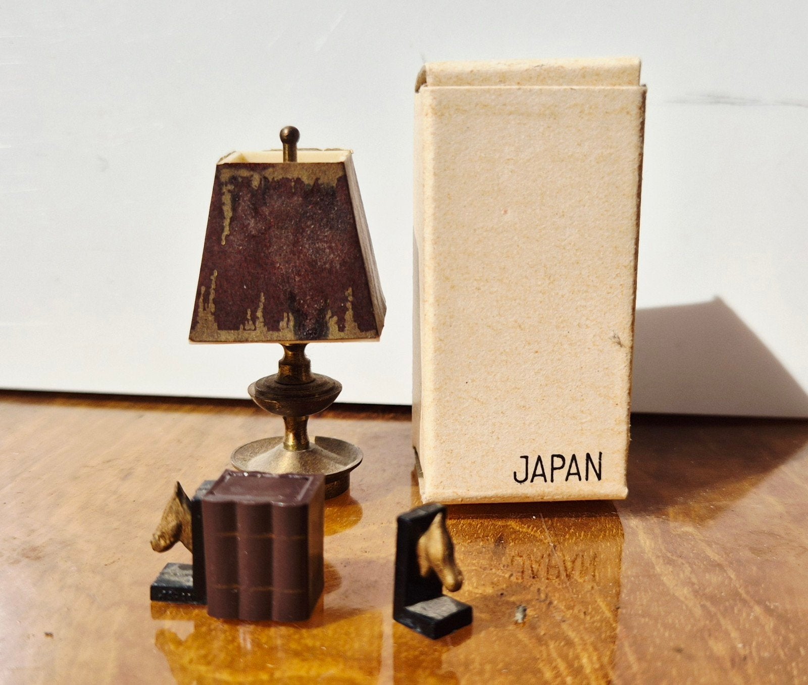 Vintage poppenhuis Petite Princess lamp, boeken +steun NIEUW, Ophalen of Verzenden, Zo goed als nieuw, Decoratie