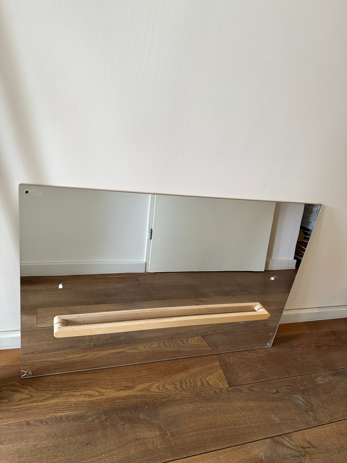 Montessori wall mirror with bar, babies &toddlers, Leea Toys, Ophalen, Zo goed als nieuw, Overige typen