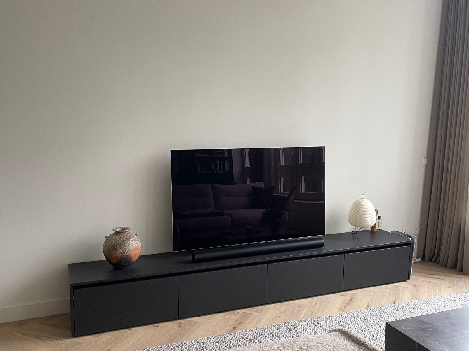 Monoz Ambiance TV Meubel Gebeits Eiken Zwart, Huis en Inrichting, Kasten | Televisiemeubels, Ophalen, Eikenhout, Nieuw, 200 cm of meer