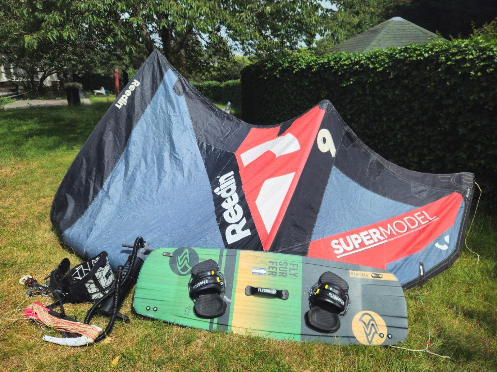 Complete Kitesurf Set: Reedin 9m Kite , Flysurfer Board, bar, Watersport en Boten, Kitesurfen, Gebruikt, Kitesurf-set, Twintip