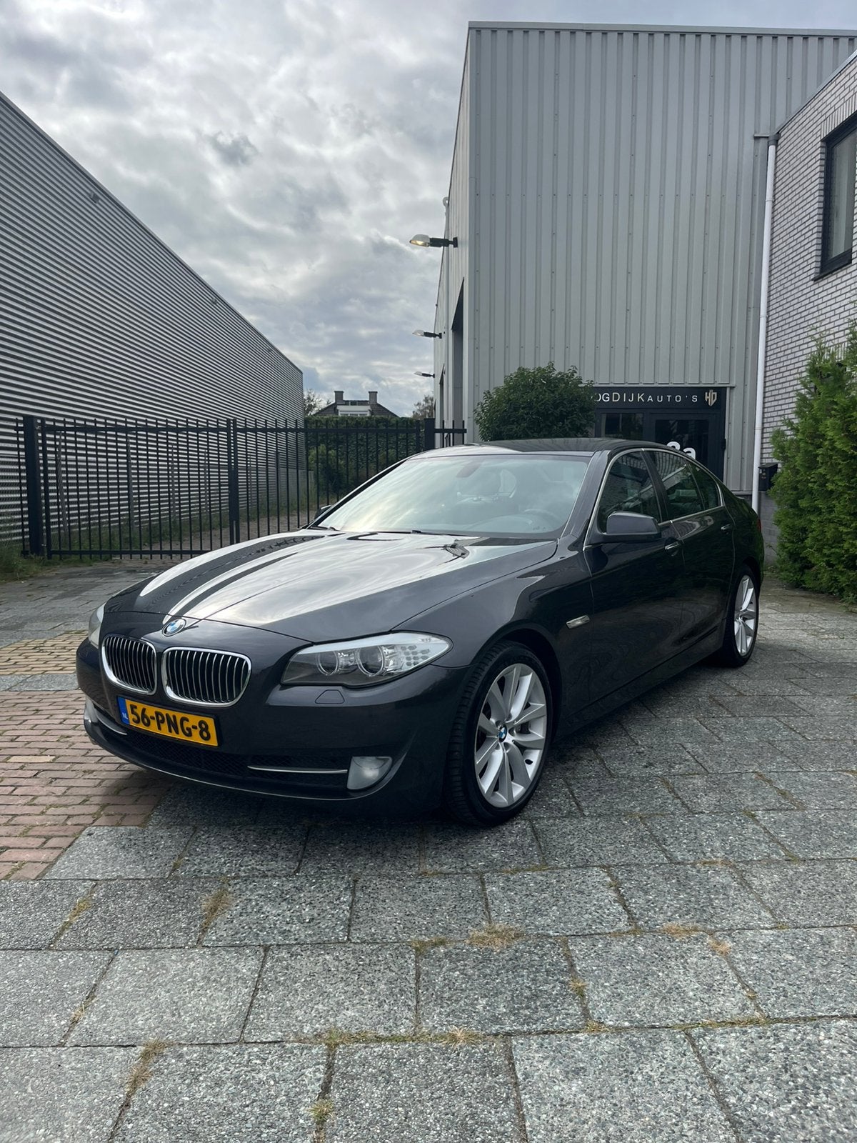 BMW 5-Serie 3.0 535I 3e eigenaar (NL auto) 2011 Grijs, Automaat, Achterwielaandrijving, 1675 kg, 2000 kg