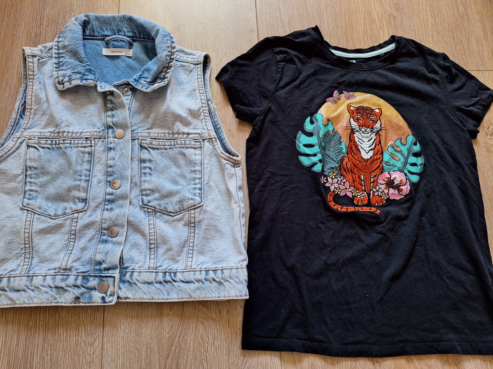 mt 146/152: mooi spijkerjasje Reserved en zomershirt WE, Kinderen en Baby's, Kinderkleding | Maat 146, Gebruikt, Meisje, Ophalen of Verzenden