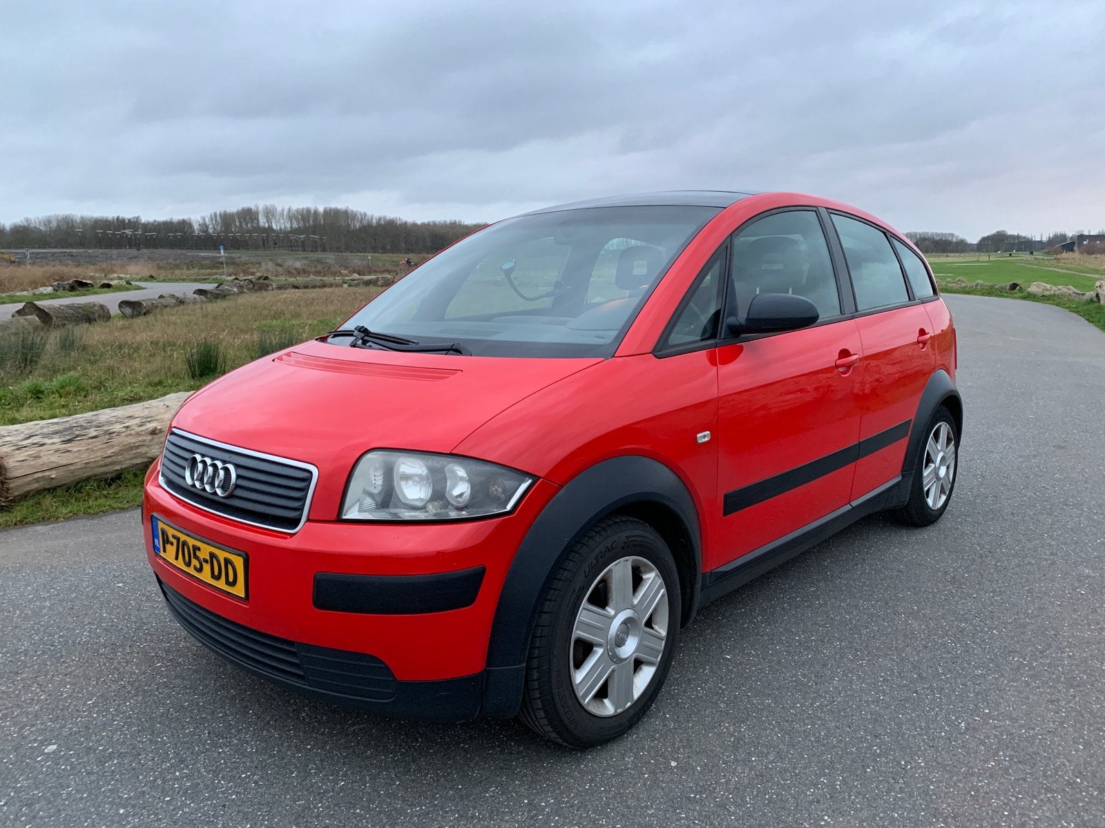 Audi A2 1.6 FSI Uniek exemplaar, 970 kg, 40 €/maand, 4 stoelen, 10 km/l