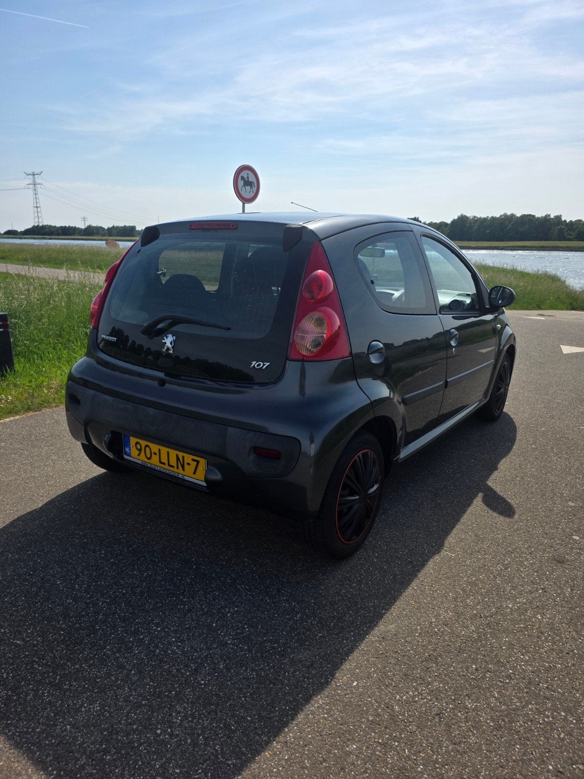 Peugeot 107 1.0 Benzine | Zuinig | Ideale stadsauto | 90-LLN, Bedrijf, Te koop