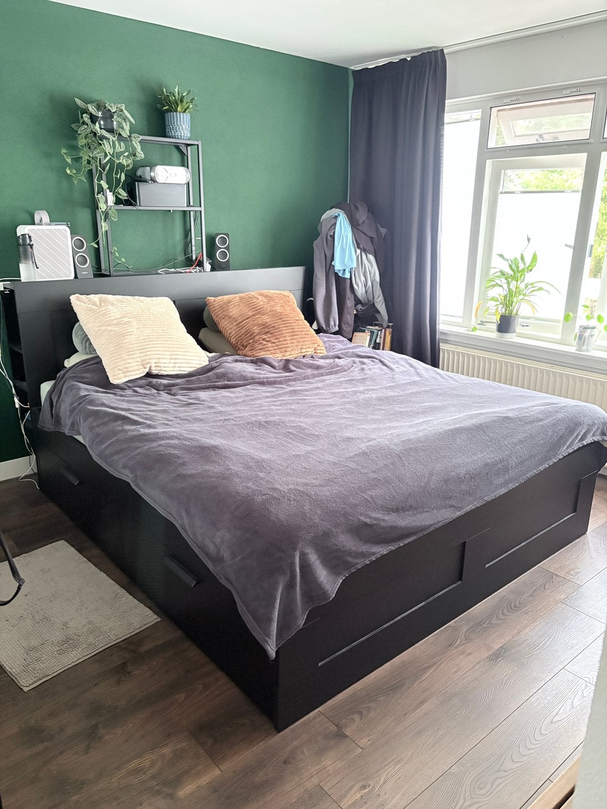 Zwart Brimnes bed met lades incl. hoofdbord 180x200, Zwart, Tweepersoons, Ophalen of Verzenden, Zo goed als nieuw