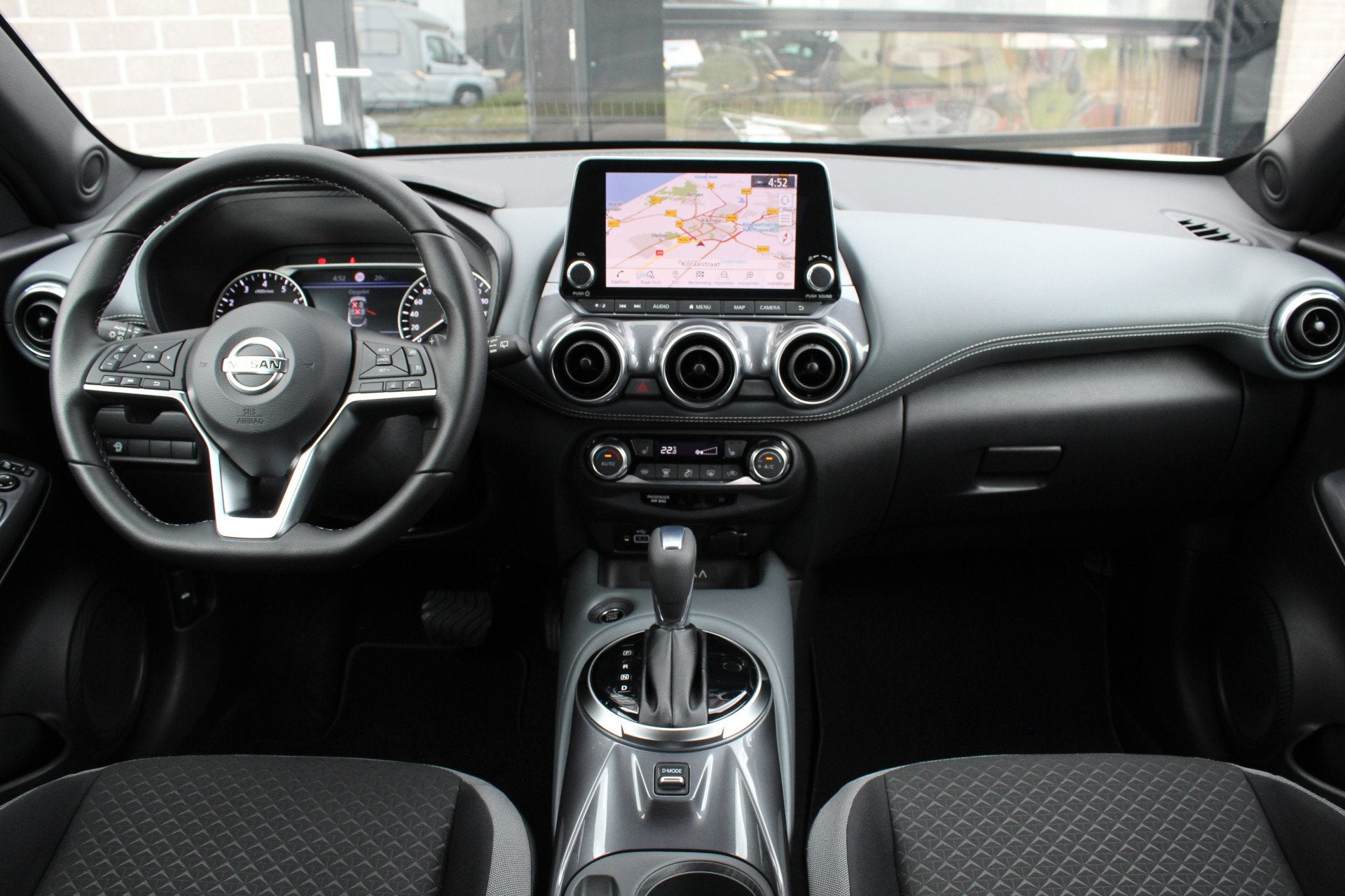 Nissan Juke 1.0 DIG-T Enigma / Carplay / Camera / Stoelverwa, Auto's, Dealer onderhouden, Stof, Met garantie (alle), 116 pk
