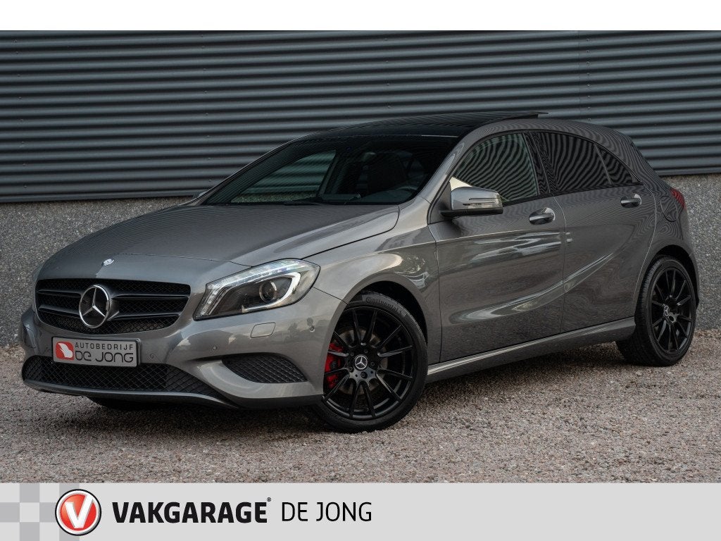 Mercedes-Benz A-Klasse 180 Ambition | Pano | Camera | Carpla, Auto's, 12 maanden, Gebruikt, 4 cilinders, Leder en Stof