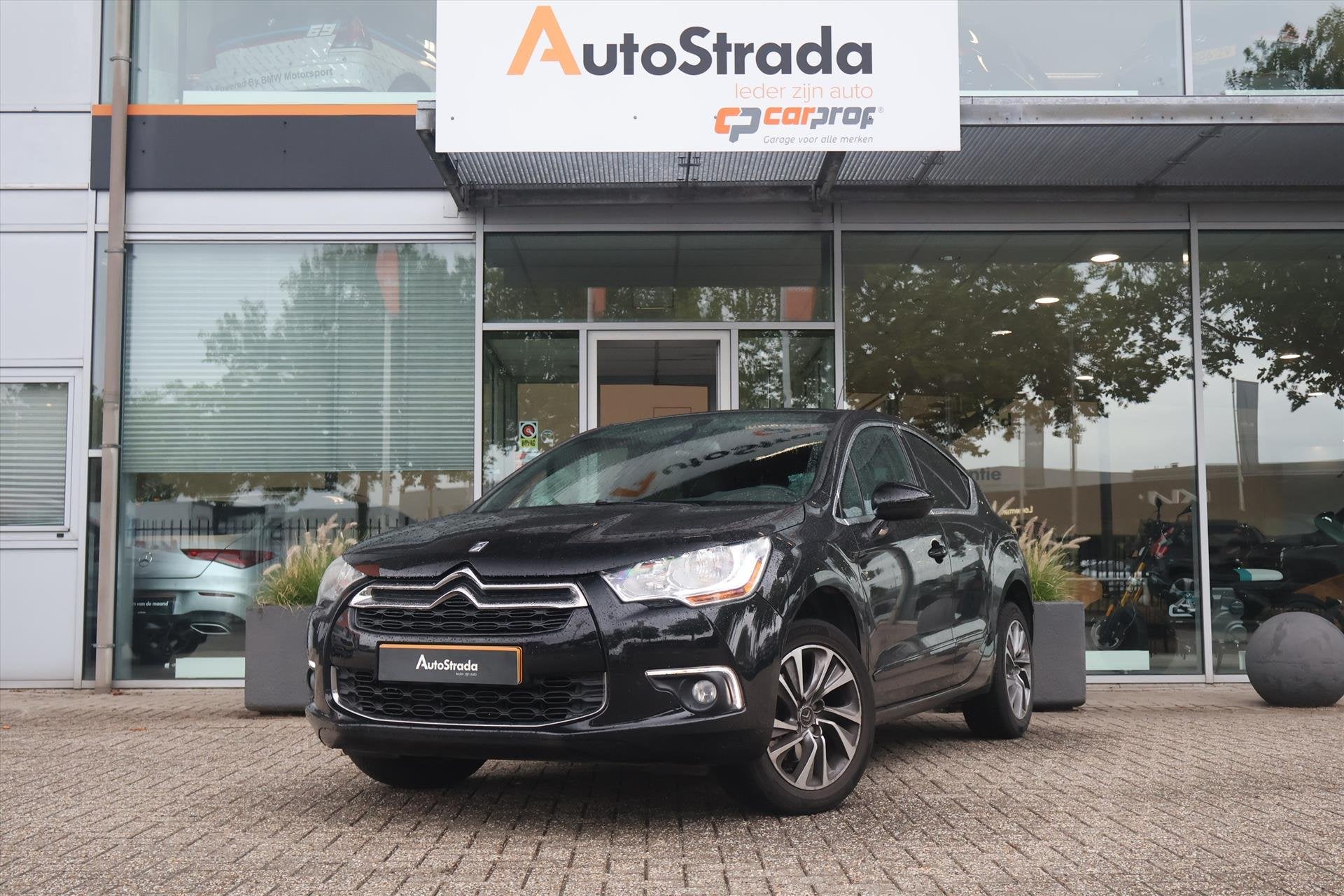 Citroen DS4 1.6 VTI So Chic | Automaat | Trekhaak | Navi | H, Auto's, Citroën, Gebruikt, Zwart, 715 kg, Leder en Stof