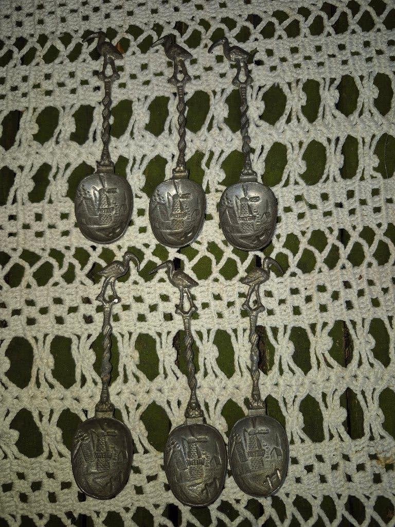 setje tinnen (souvenir)lepeltjes, Ophalen of Verzenden