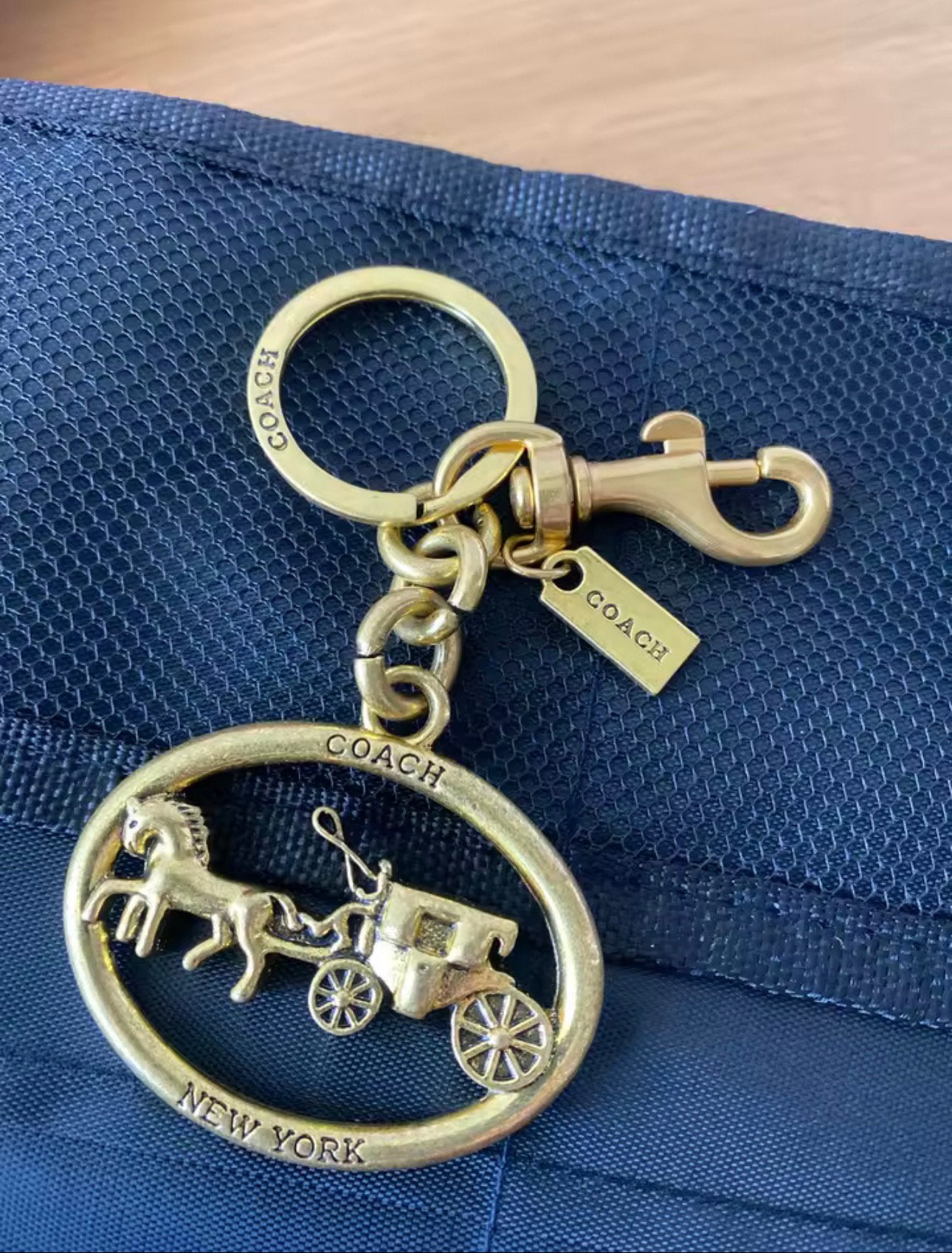 Coach gouden tassen hanger/sleutelhanger, Ophalen of Verzenden, Zo goed als nieuw