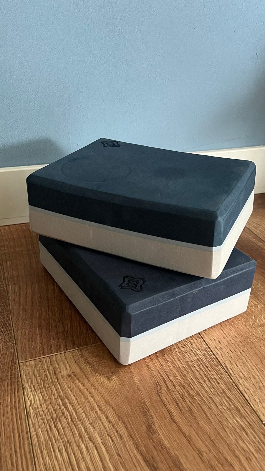Set van 2 Yoga Blokken - Blauw/Wit 7x16x21cm, Ophalen, Gebruikt, Yoga-accessoire