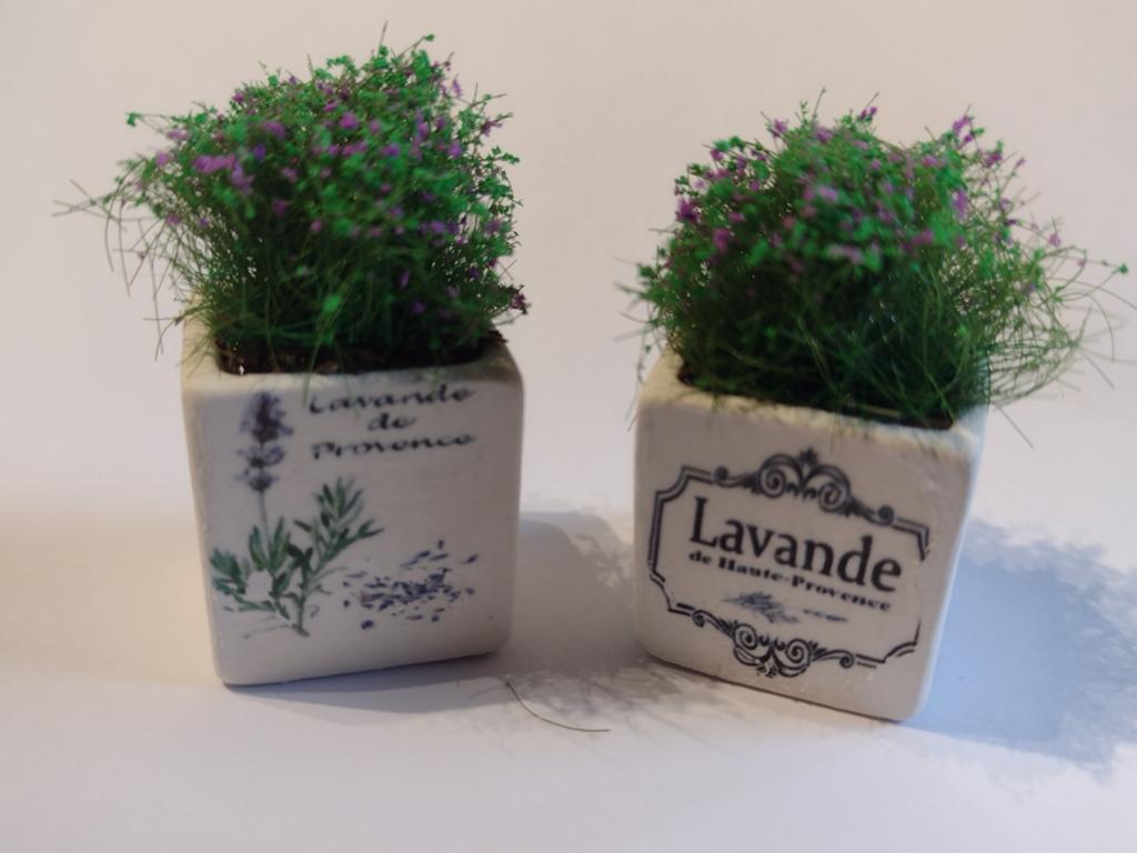 div. decoratie bloempot met lavendelplant / Fennicole, Ophalen, Nieuw, Decoratie