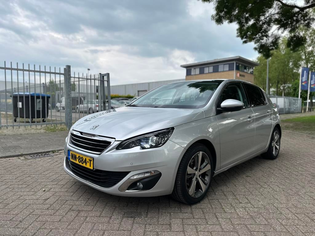 Peugeot 308 1.6 E-hdi 2016 | AUTOMAAT | PANORAMA | EURO 6, Voorwielaandrijving, 4 cilinders, 635 kg, Te koop