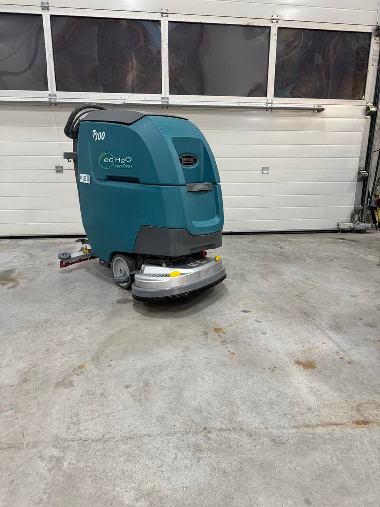Tennant T300 Schrob-/Zuigmachine - 60cm, Ophalen, Zo goed als nieuw, Schrobmachine