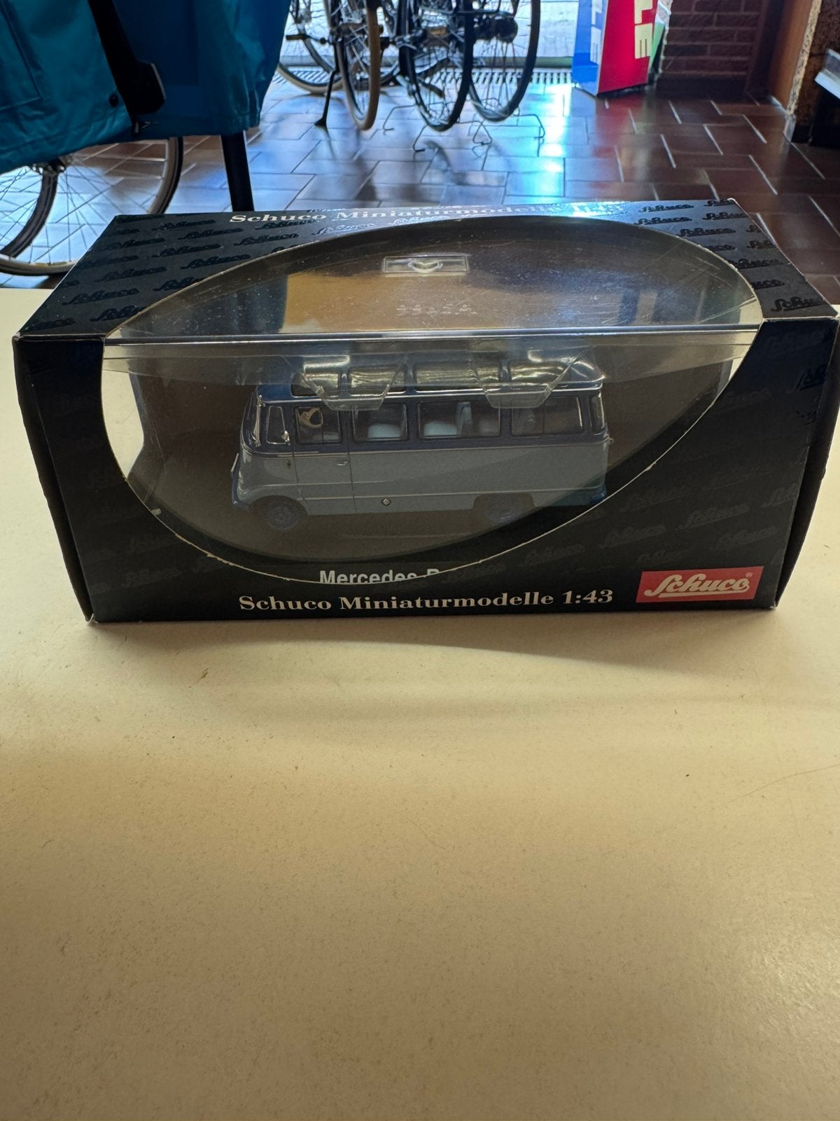 Miniatuur touringcar merk Schuco Mb 0319 (Nr: 2253), Ophalen, Zo goed als nieuw, Auto, Schuco