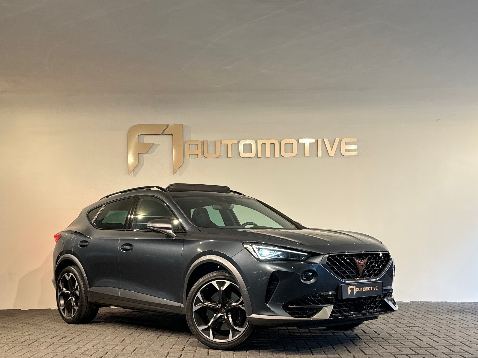 Cupra FORMENTOR 2.0 TSI 4DRIVE Pano|Kuipstoelen|Beats|Sfeerv, Auto's, Dealer onderhouden, Euro 6, 4 cilinders, Leder en Stof