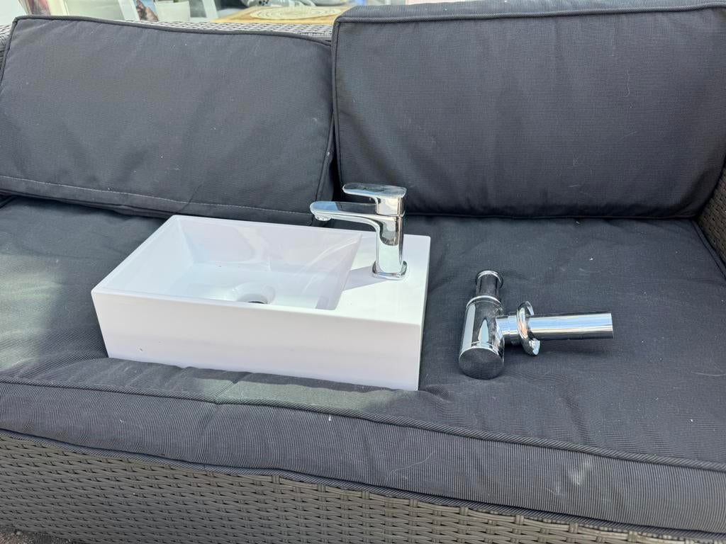 Toilette Sink, never used, Minder dan 50 cm, Overige typen, Ophalen of Verzenden, Zo goed als nieuw
