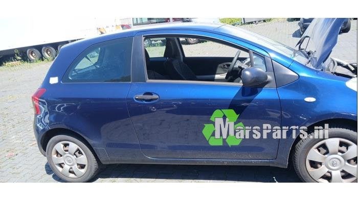 Portier 2Deurs rechts van een Toyota Yaris (8P4), Gebruikt, -, Deur, -