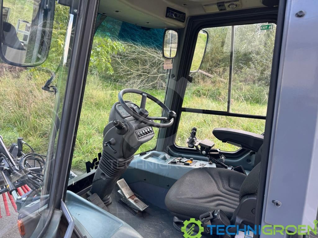 LM Trac 286 borstelmachine 2017 werktuigdrager, Ophalen, Onkruidbestrijding
