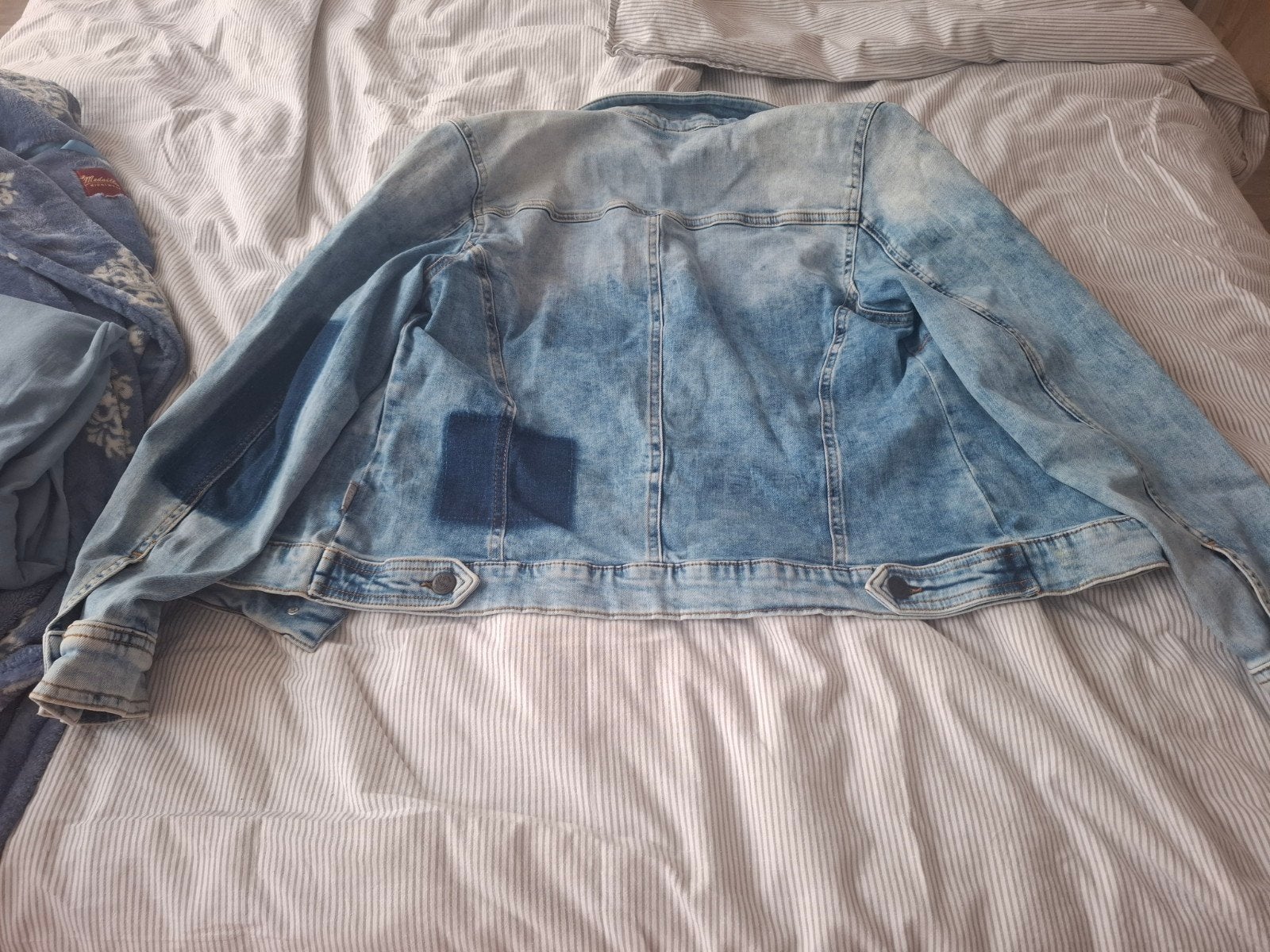 Stoer spijkerjack met patches - Maat M, Ophalen, Blauw, Maat 42/44 (L), Onbekend