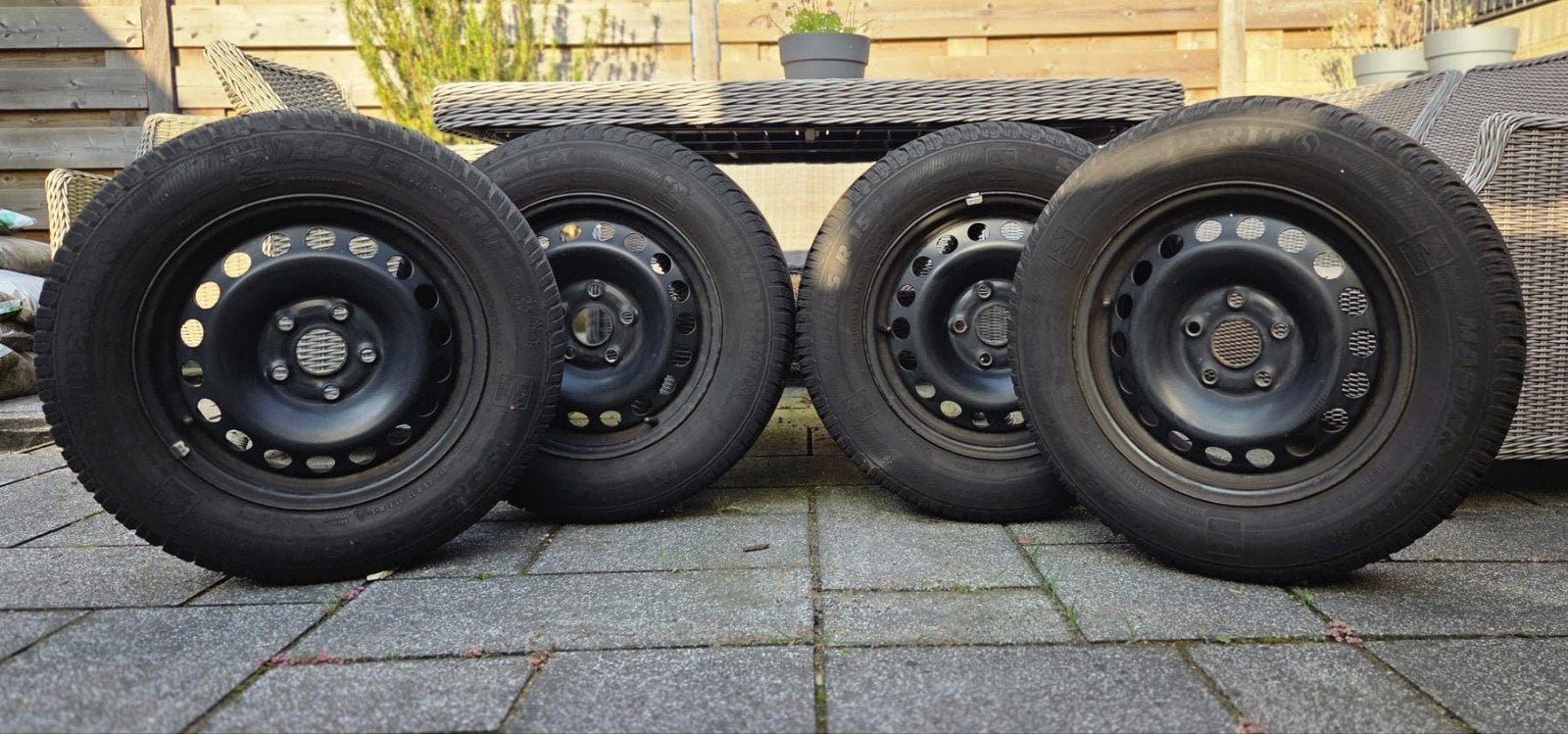 Winterbanden met stalen velgen voor Volkswagen Golf, Ophalen, Gebruikt, 15 inch, Winterbanden