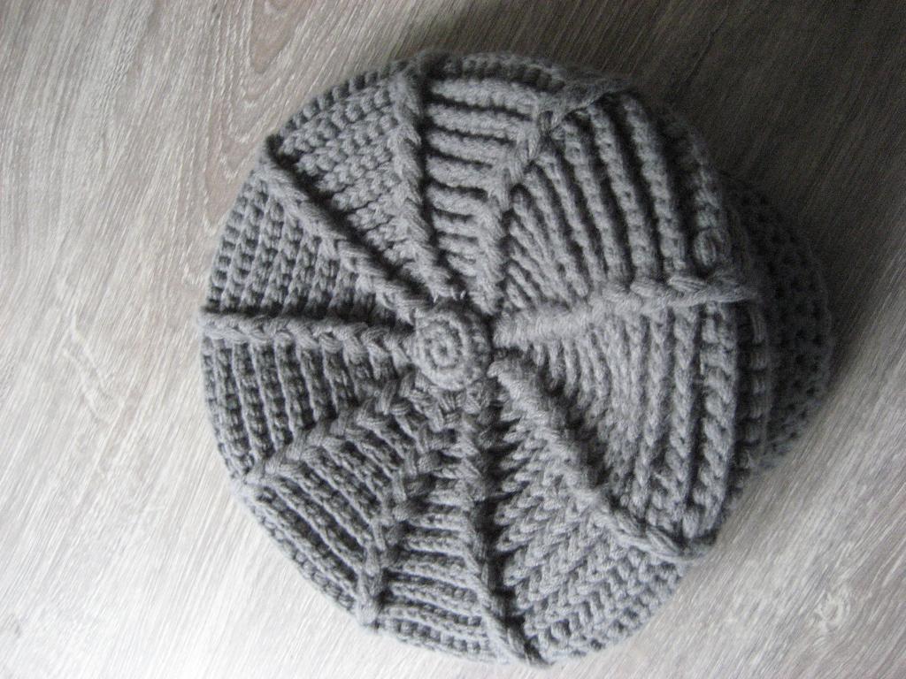 Mooie Grijze baret met klepje, pet, muts, Ophalen of Verzenden, Zo goed als nieuw, Muts