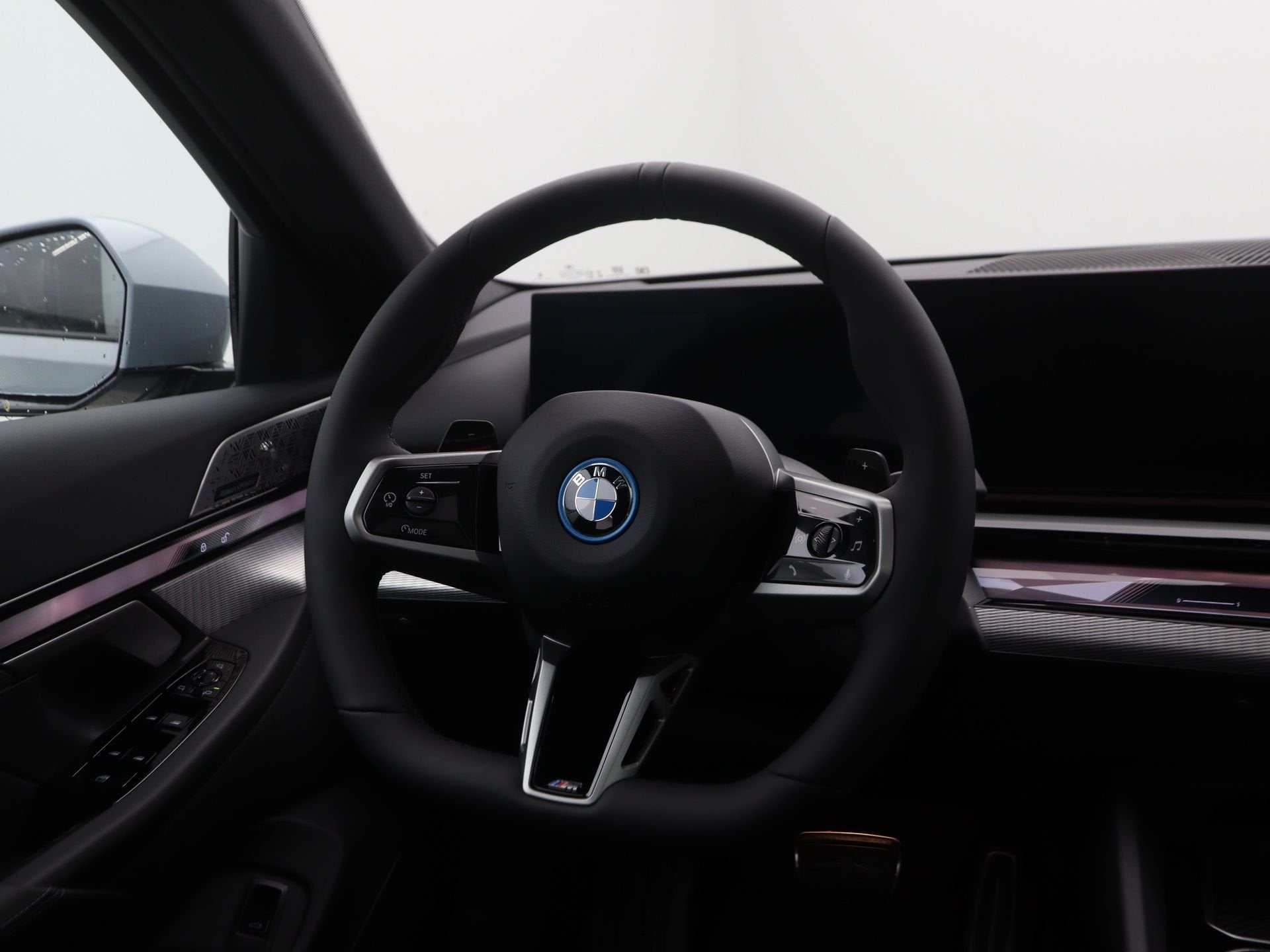 BMW 5 Serie Touring 530e M Sport Edition (bj 2026), Auto's, Automaat, Achterwielaandrijving, 4 cilinders, Met garantie (alle)