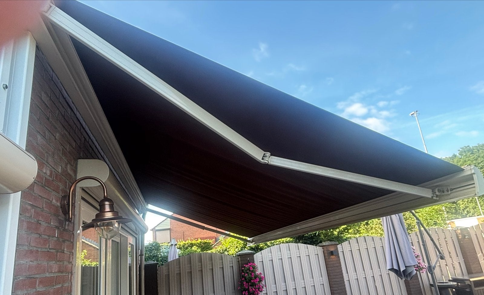 Elektrisch knikarmscherm 495x235 cm met nieuw doek, Tuin en Terras, Ophalen, 450 cm of meer, Elektrisch, Zo goed als nieuw