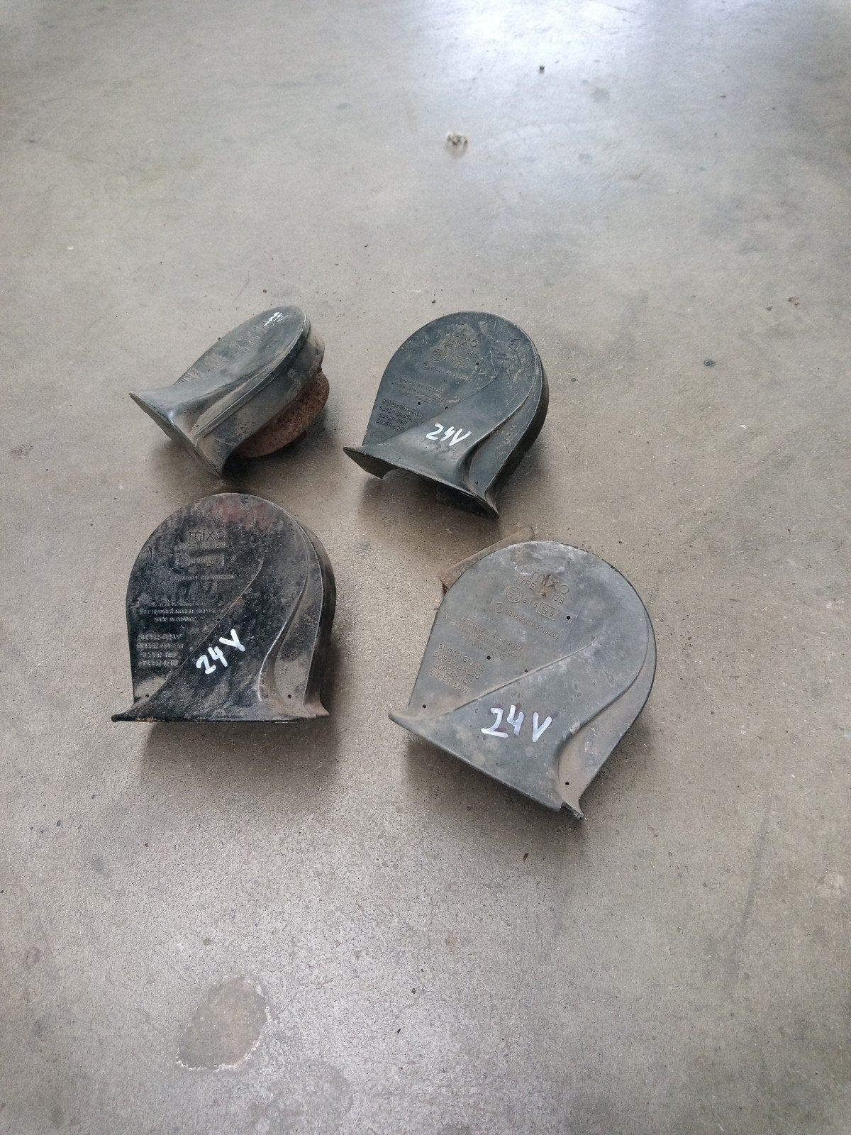 Claxon 24 volts, Ophalen of Verzenden, Gebruikt