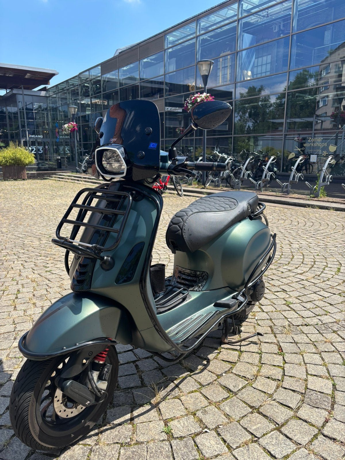 Vespa Sprint 2021 Special Edition | 55 km/u | Full Option, Fietsen en Brommers, Ophalen, Vespa S, Zo goed als nieuw, Benzine