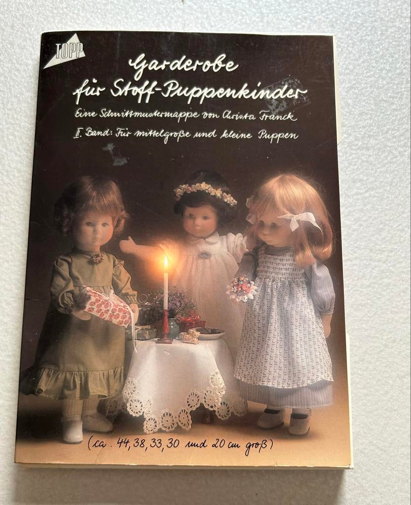 Garderobe voor Stoffen Poppenkinderen - Patronenboek, Verzenden, Gebruikt, Kleertjes