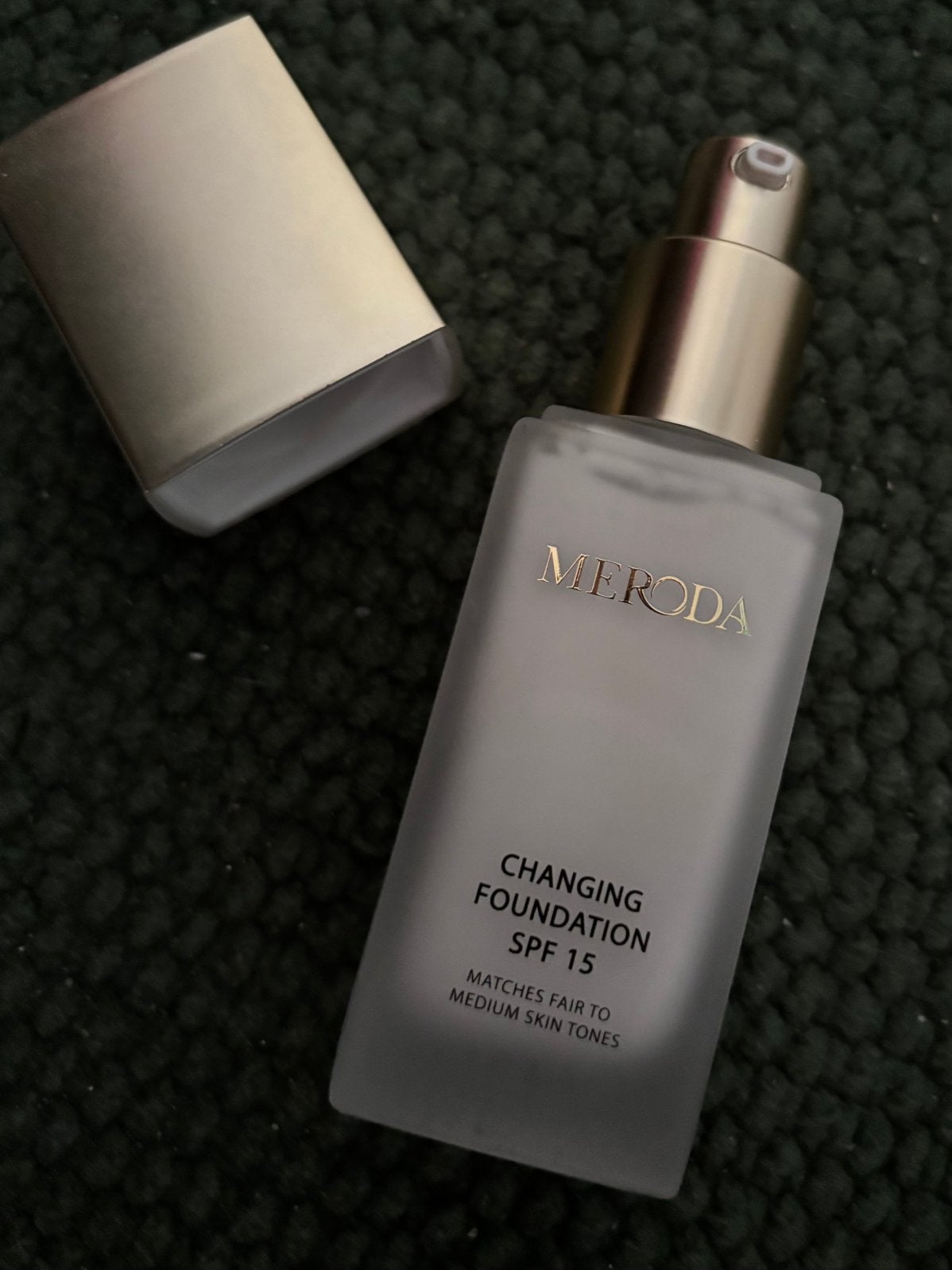 Meroda - Color Changing Foundation - SPF 15, Sieraden, Tassen en Uiterlijk, Uiterlijk | Cosmetica en Make-up, Ophalen of Verzenden